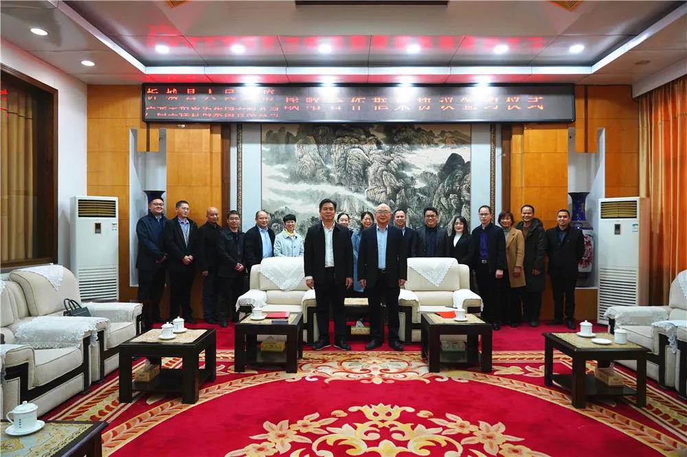 广西工程征询集团与忻城县人民当局签定战术合作框架和谈